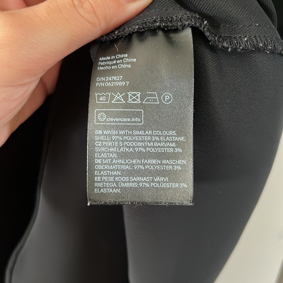 H&M black top, size 6 - Picture 3 of 3